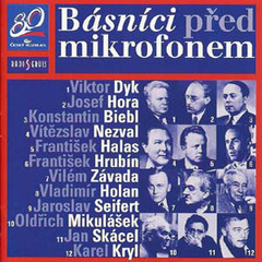Básníci před mikrofonem